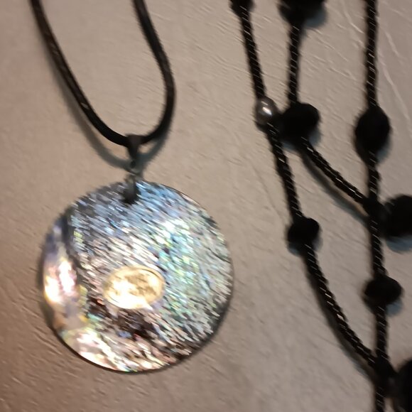 Lot of 3 black necklaces - pearls w/ faceted glass beads, abalone & seed beads - Picture 7 of 10